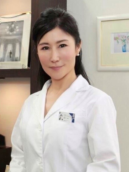 鎌田麻央氏